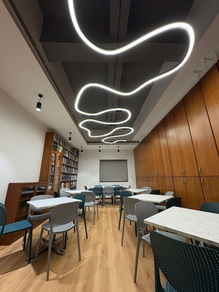 Office With Staging Spaces Design